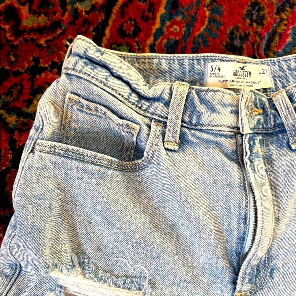 Hollister High-Rise Mom Jean Shorts